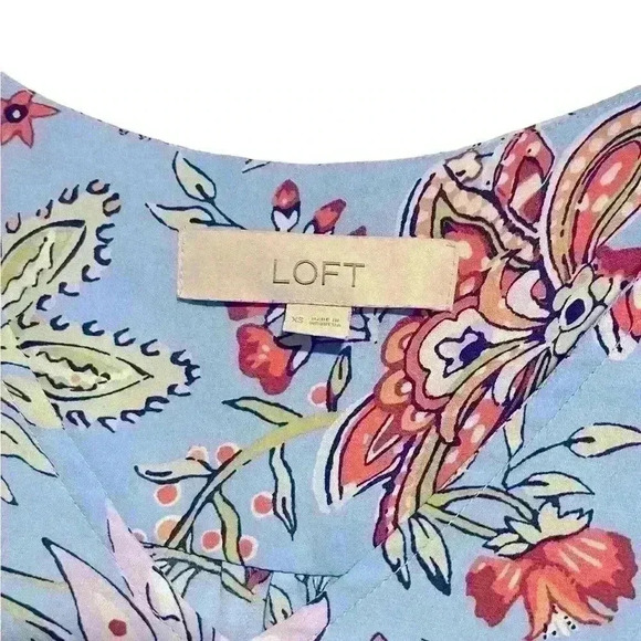 LOFT Short Sleeve Blue Floral Blouse | Work Shirt Top | Flutter Sleeve | Size XS - Picture 3 of 3